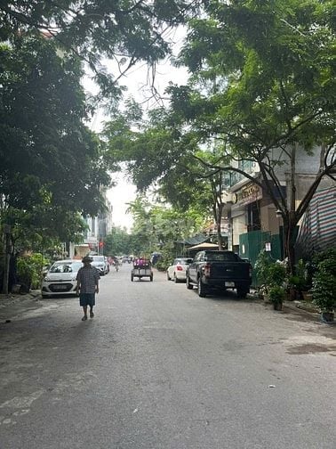 bán gấp mảnh đất tự xây dịch vụ vạn phúc hà đông dt50m2,mt5m,đường 17m