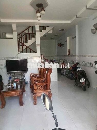 5x13 1 lầu 3 phòng ngủ 1 p thờ hẻm thông. hiệp thành q12