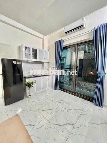 Cho thuê ccmn phố Định Công. Gác xép 30m2. Thang máy. Giá 4Tr6