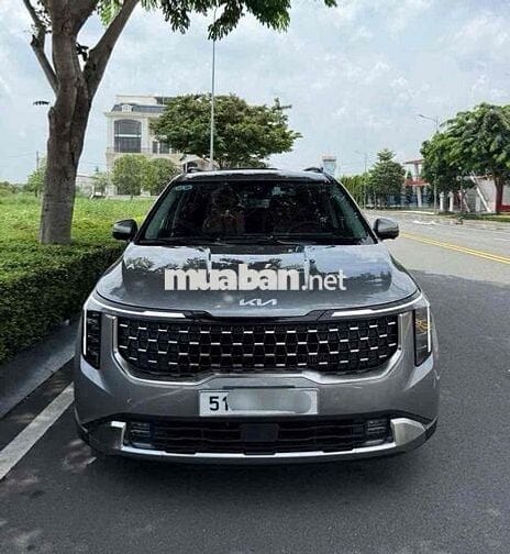 Kia Carnival 2025 Signature 2.2D - 8000 km