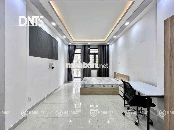 CHO THUÊ PHÒNG BAN CÔNG GIÁ RẺ FULL NỘI THẤT MẶT TIỀN QUẬN 1 T9/2025