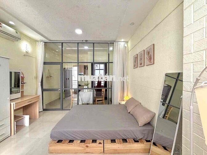 CHO THUÊ PHÒNG BAN CÔNG GIÁ RẺ TÁCH BẾP FULL NỘI THẤT BỜ KÈ HOÀNG SA
