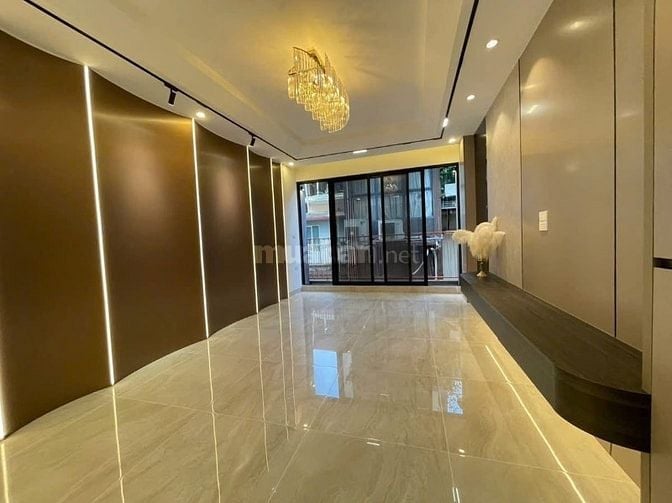 Mặt phố thời trang 2 thoáng, sau ngõ chung, cổng riêng, ở& kinh doanh