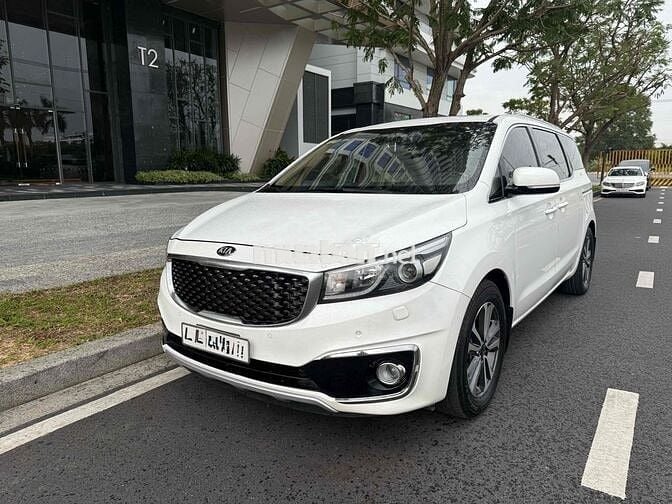 Kia Sedona 2018 2.2 DATH - Full option 100000 km