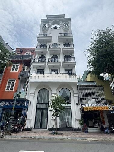 MT ĐƯỜNG TRƯƠNG ĐỊNH QUẬN 3 DT: 8X 15 1 TRỆT 5 LẦU  SÂN THƯỢNG TM