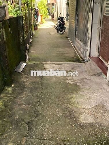 Nhà gần chợ dĩ an 1.nhà số chung 40 m2 có 30 thổ cư ngang 4.5 ×9