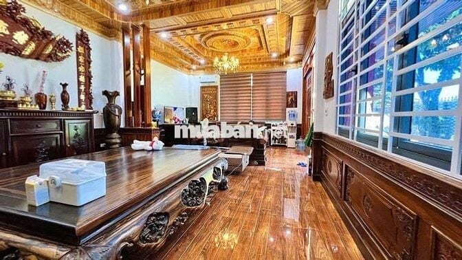 Nhà vườn Bảo Lộc 500m² -100 TC view suối, full nội thất gỗ quý 7.8 tỷ