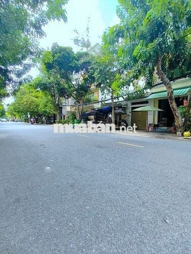 Bán nhà đẹp mặt tiền đường số KDC đồng bộ phường Tân Phong, Quận 7