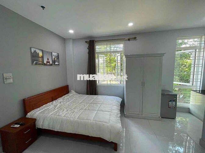 Phòng cửa sổ trời thoáng mát, Gần đh UEF, Hutech, UTH, HIU khu an ninh