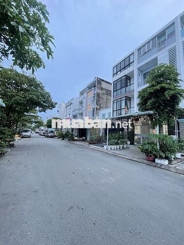 BÁN NHÀ ĐẸP KDC BÌNH ĐIỀN P7 Q8 - 80M2 ( 5M X 16M ) - NHỈNH 8 TỶ.