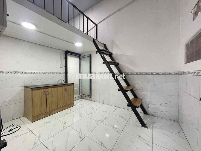 DUPLEX GÁC CAO RỘNG KHÔNG GIỚI HẠN NGƯỜI VÀ XE ĐI BỘ QUA GA METRO