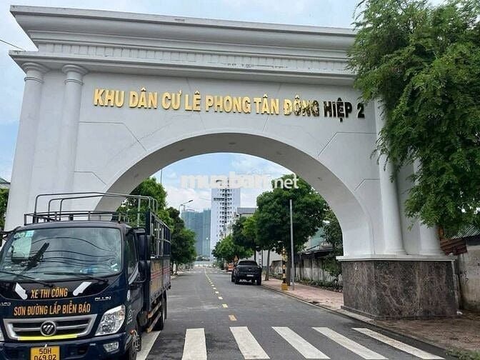 BÁN GẤP ĐẤT KHU DÂN CƯ LÊ PHONG NGAY VINCOM 550 DĨ AN