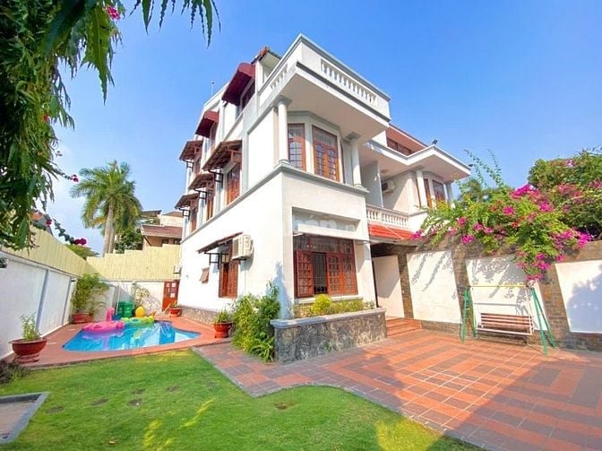 CHÍNH CHỦ CHO THUÊ BIỆT THỰ GÓC 2 MẶT TIỀN - THẢO ĐIỀN, QUẬN 2