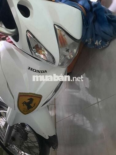 Minh ban xe we a110 ko 9 chu xe nay cua ba minh di