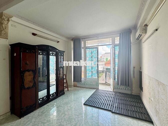 Phòng rộng 32m2 khu vực an ninh, không chung chủ