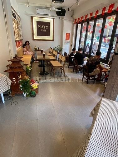 Sang Nhượng Quán Cafe Lô Góc Ngã Tư