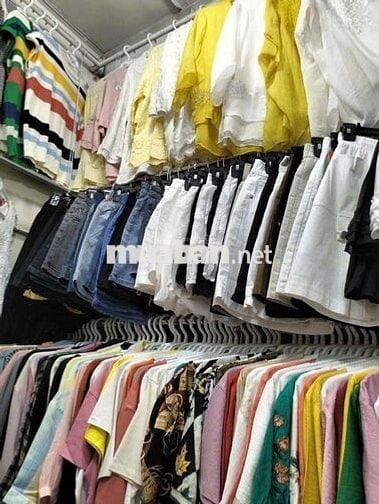 Cần chuyển nhượng/sang sạp kinh doanh quần áo tại Số 336 Hai Bà Trưng,