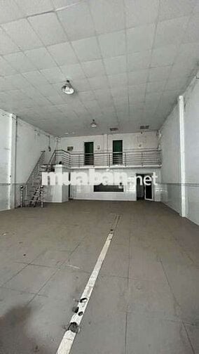 Cho thuê kho 130m2 ngang 8m có 3 pha đường xe tải nhỏ đông hòa  bigc