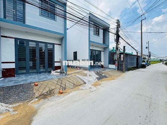 Siêu phẩm mới xây vừa hoàn thiện xong bán gấp căn nhà một lầu một trệt