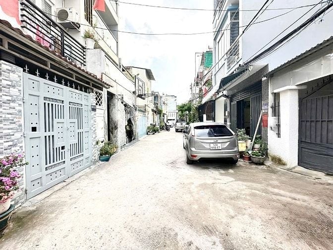 Chỉ 5,8 Tỷ Có Nhà 3 Tầng HXH Tránh Nhau – Thị Trấn Nhà Bè