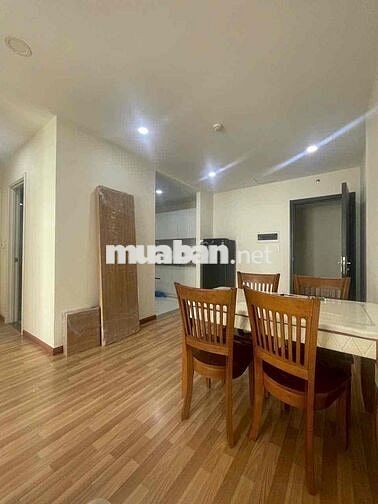 Cho thuê căn hộ 2PN 72m2 có 2 máy lạnh, máy giặc, bàn ăn… giá 8.5tr