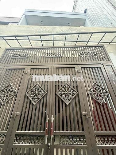 Nhà 2 tầng chính chủ đang ở cần bán