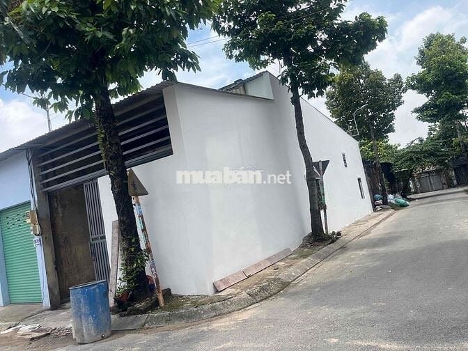 Chi thuê nhà 6 dài 23 có 1  ph 1 gác rộng hợp ở làm may , kho chứa han