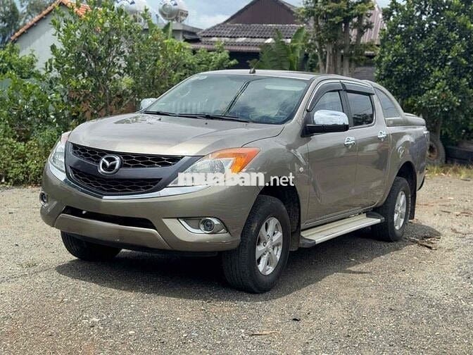 Mazda BT 50 2015 2.2L 4x4 MT xe gia đình cực đẹp