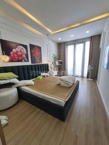 ĐƯỜNG 5M ĐƯỜNG NHỰA HẺM XE HƠI ĐANG CHO THUÊ 20 TRIỆU/ THÁNG, VỊ TRÍ Đ