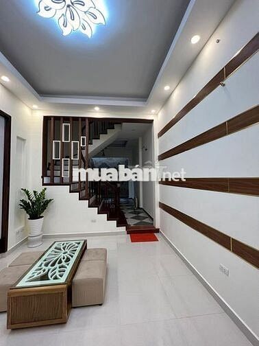 Cho thuê căn nhà ngõ 164 phố Hoa Bằng, Dt 52m x 4 tầng có nội thất