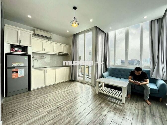 Căn Hộ 1 PN Thang máy BanCong Ngay Huỳnh Văn Bánh Giá Chỉ 10tr