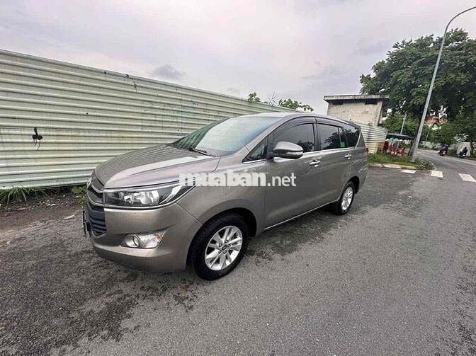 Toyota Innova 2020 2.0E - 73000 km