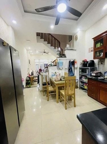 bán nhà ngộp 56m2 hẻm oto 6m giá 3ty9 còn tl chính chủ,có shr sang tên