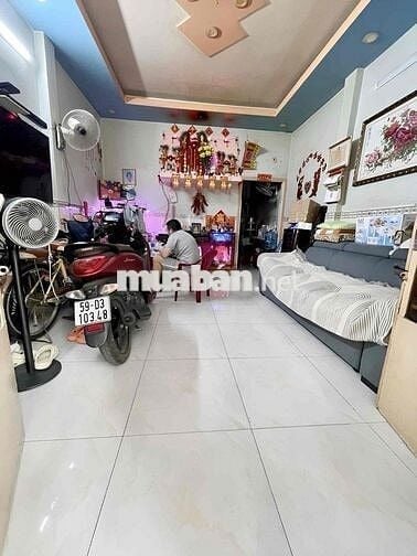 Nhà ngay Hòa Bình -DT:4x9- Đức 2 tầng- hẻm 6m - Chỉ 4.xtỷ