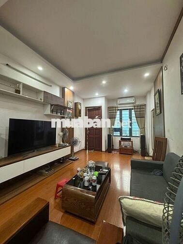Siêu Phẩm Khương Đình Gần hồ,ngõ to,oto tránh, 62m,5Tầng giá 18,3 tỷ