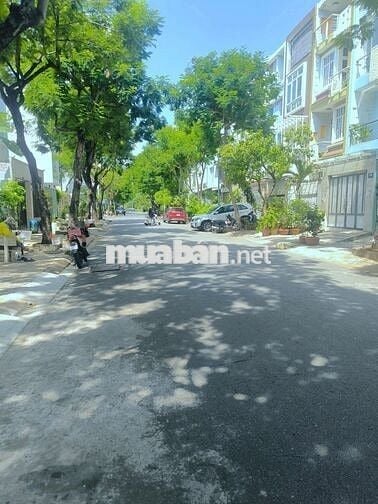 Bán nhà 3 tầng mặt tiền đường số 16m KDC An Phú Hưng p.Tân Phong Q7