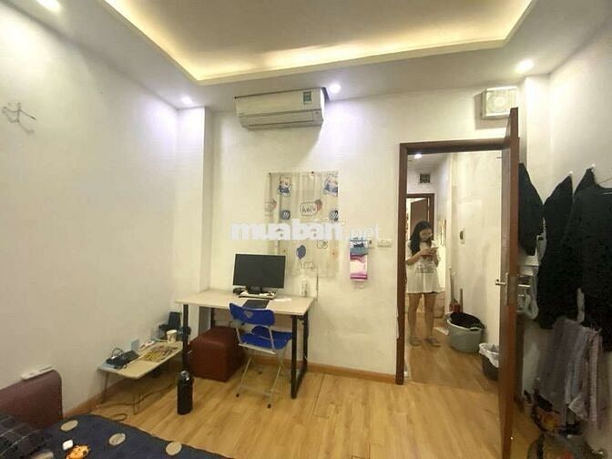 Nhà Ngõ nông ở phố vĩnh phúc ba đình hà nội