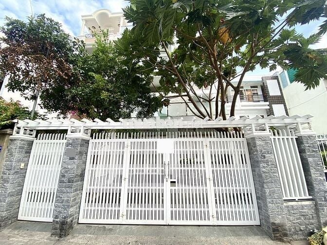CHO THUÊ BIỆT THỰ 6 PHÒNG GIÁ 20 TRIỆU/THÁNG KHU VỰC TRUNG TÂM