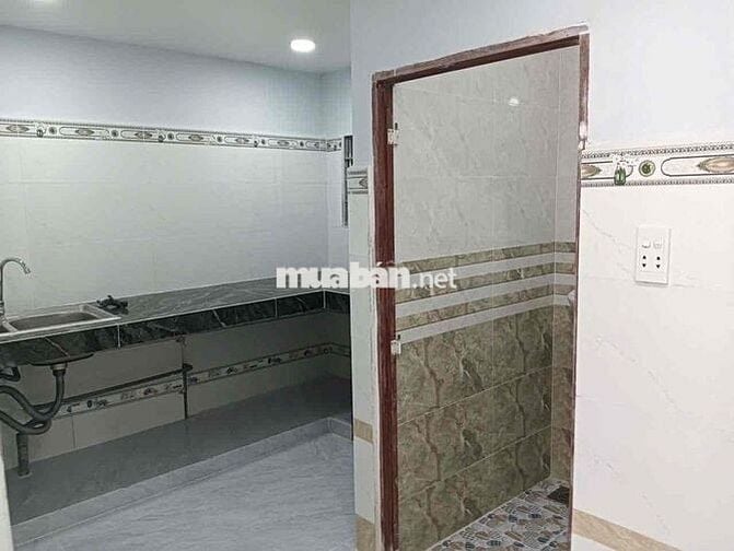 nhà mới đẹp đ 48 một lầu lửng 2pn 1wc hẻm xe hơi