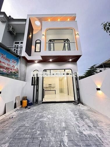 NHÀ 1 TRỆT 1 LẦU NẰM GẦN NGÃ TƯ TÂN TRIỀU CÁCH BỬU LONG 6P