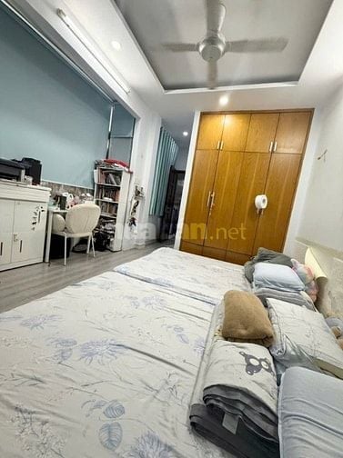 GIẢM CHÀO 600TR, LÊ HỒNG PHONG QUẬN 5, NHÀ 5 TẦNG HẺM Ô TÔ 5M.