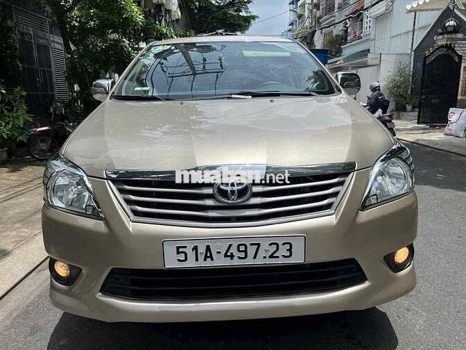 Toyota Innova 2012 E - 90000 km