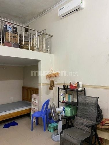 Cho thuê nhà mặt ngõ Hội Vũ, DT 32m2 + lửng, khu trung tâm phố cổ