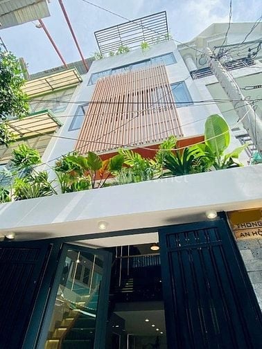 Giá chỉ từ XX tỷ – Nhà đẹp Đồng Đen, Tân Bình, SHR, bao sang tên
