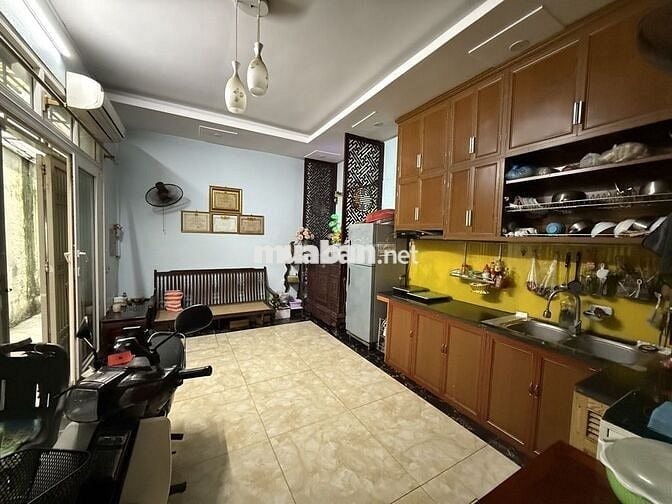 Nhà đẹp dân xây phố Hoa Lâm, 5 tầng, ô tô, giá hiếm trong tầm giá