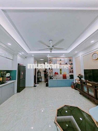 Bán nhà phố Kim Mã Thượng, 32 m, 11,85 tỷ phân lô, ngõ ô tô, dân xây
