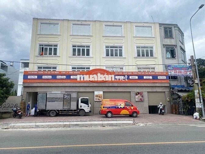 cho thuê tòa nhà 2MT tên lửa bình trị đông b bình Tân DT 400m giá 150t