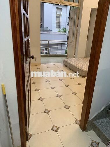 2 Phòng Cho Thuê 50m2 CMT8 Q3 - Rẻ, Gần Trung Tâm, Tiện Lợi Xung Quanh