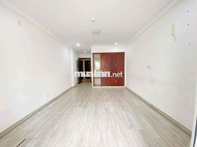 CĂN HỘ 30M2 BAN CÔNG SÁT CITY LAND-LOTTE MART