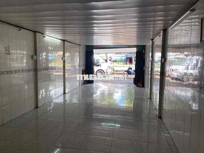 Cho thuê nhà nguyên căn rẻ, dọn vào ở ngay, vị trí thuận lợi